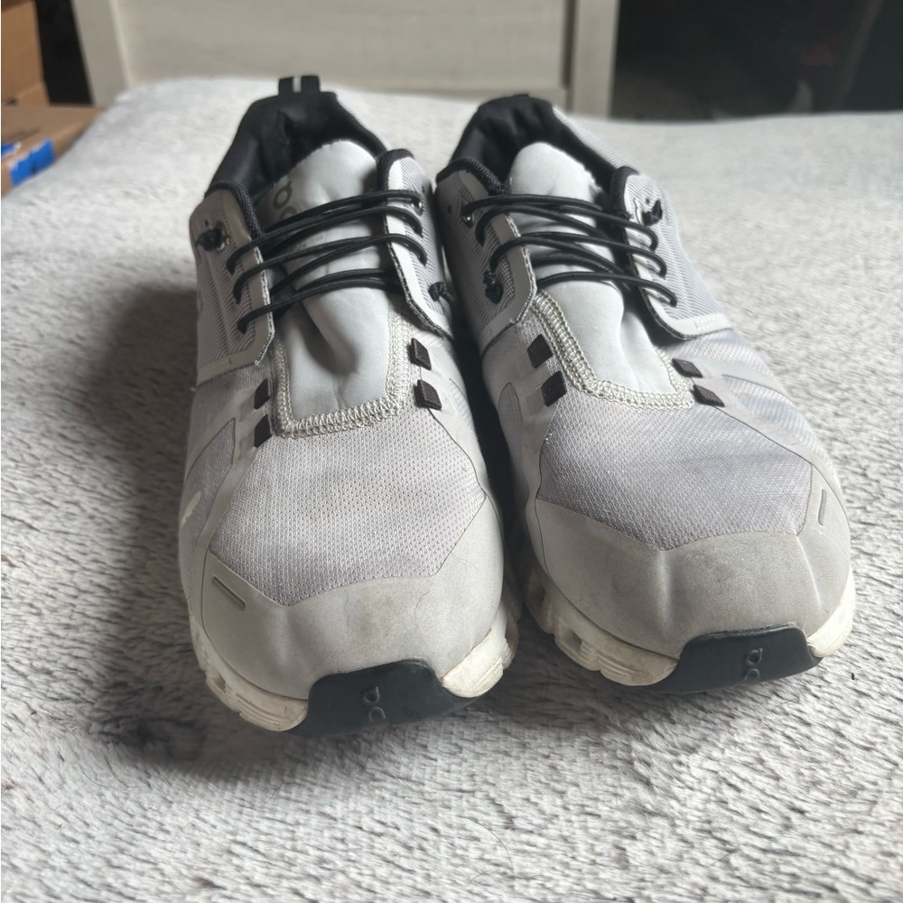 On Running Cloud 5 Waterproof Glacier/White Shoes - Picture 2 of 10